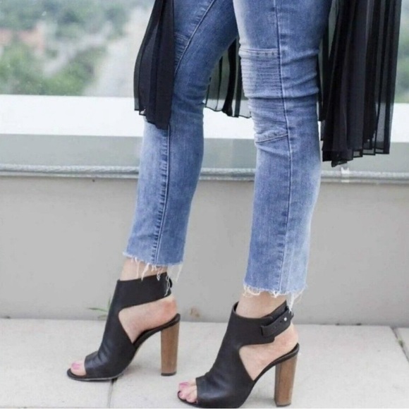 Vince "Addie" booties sandals sz 7.5 black leather - Picture 2 of 9